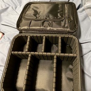 Brand new large makeup train case ! Adjustable!